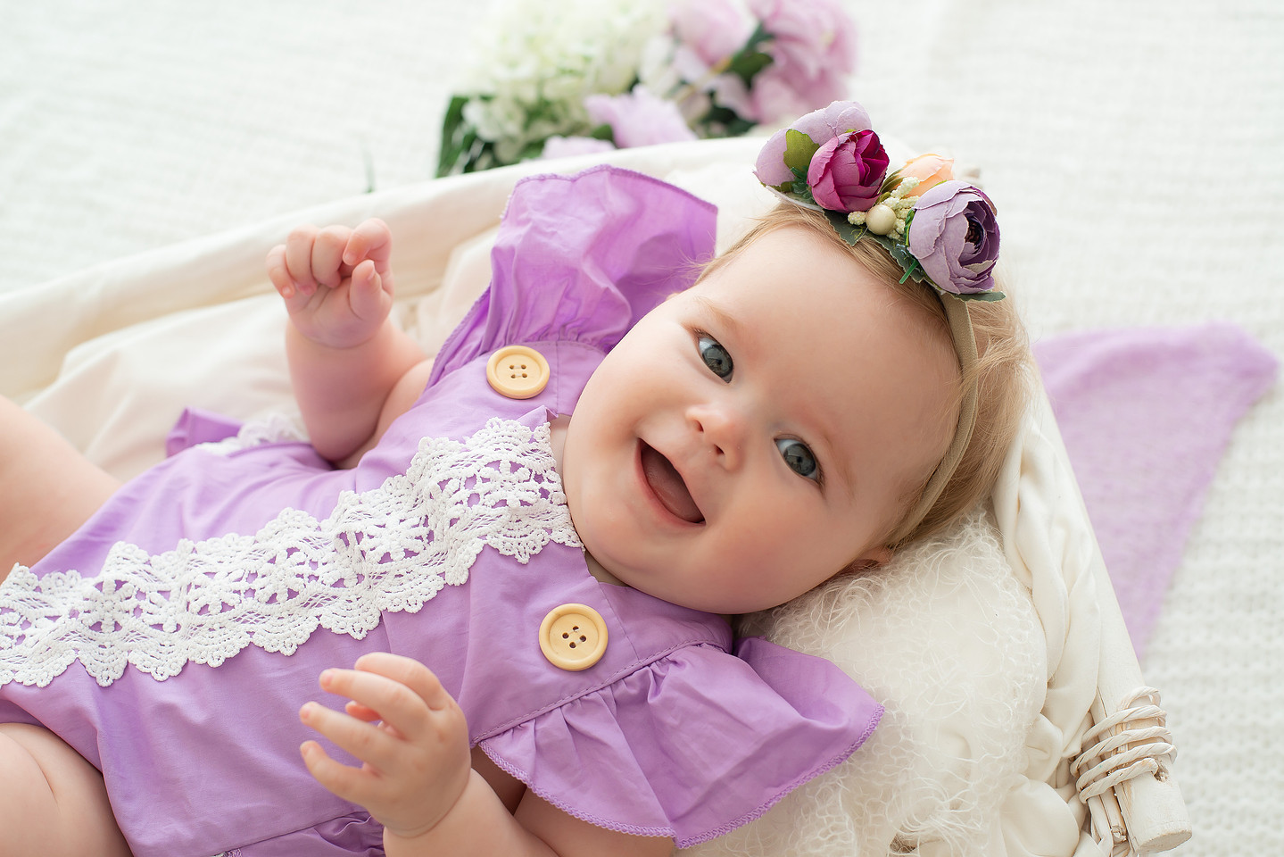 Baby sitter session portrait