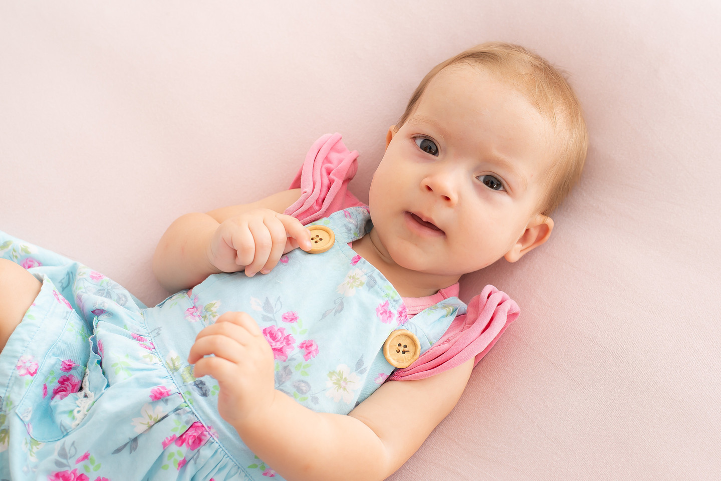 Baby sitter session portrait