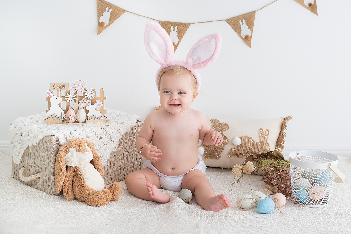 Baby sitter session portrait